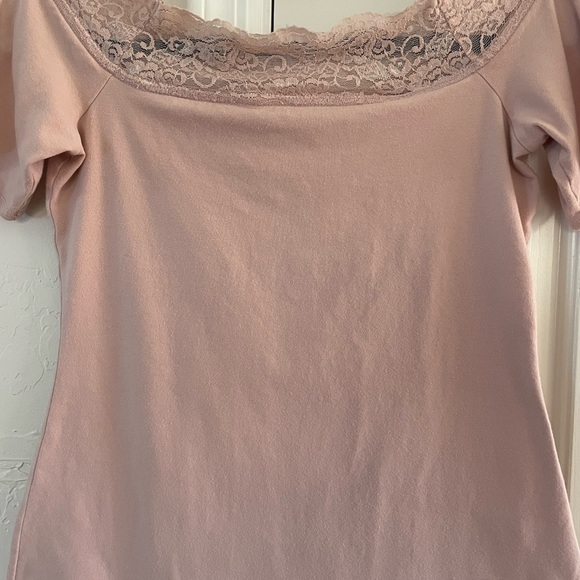 Decree Blush Lace Boat Neck Stretchy Top SM - Picture 4 of 4